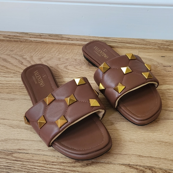 Authentic Valentino Rockstud Slides - Picture 8 of 14